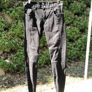 Men’s pants with ribbed side detail